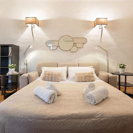 Tb-One Bedroom Luxury Apartment In The Fashion District ฟลอเรนซ์ ภายนอก รูปภาพ