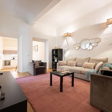 Tb-One Bedroom Luxury Apartment In The Fashion District ฟลอเรนซ์ ภายนอก รูปภาพ