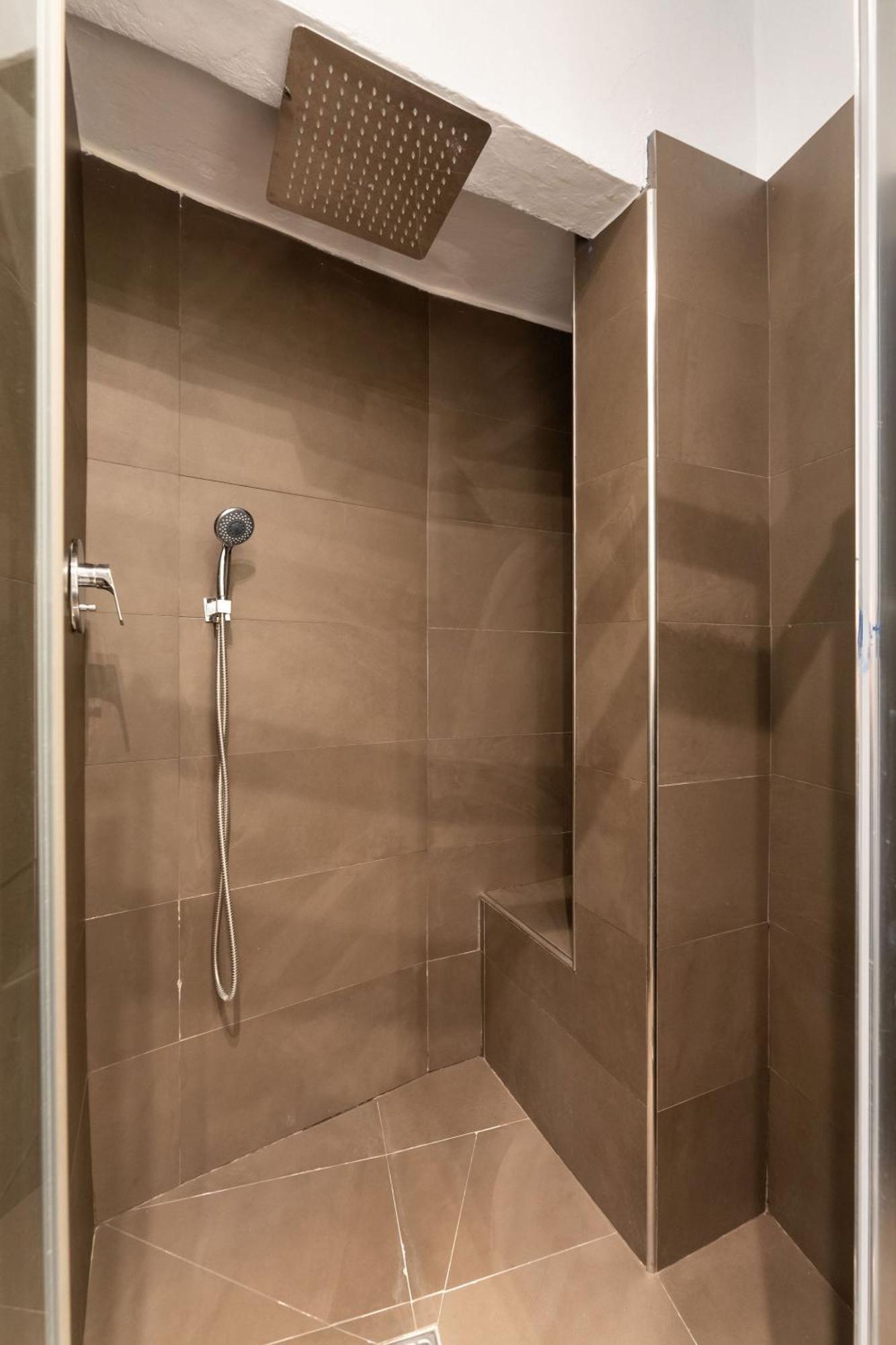 Tb-One Bedroom Luxury Apartment In The Fashion District ฟลอเรนซ์ ภายนอก รูปภาพ