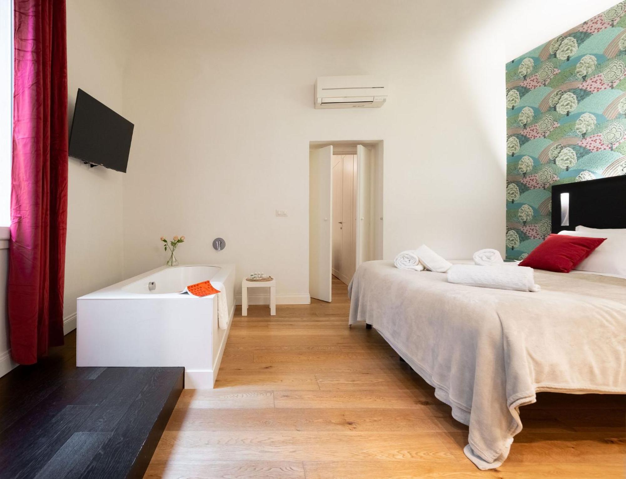 Tb-One Bedroom Luxury Apartment In The Fashion District ฟลอเรนซ์ ภายนอก รูปภาพ