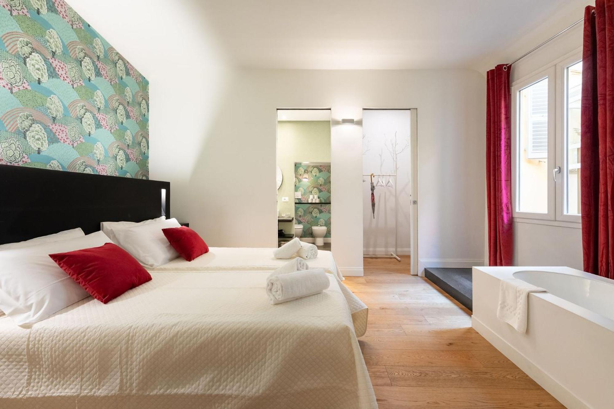Tb-One Bedroom Luxury Apartment In The Fashion District ฟลอเรนซ์ ภายนอก รูปภาพ